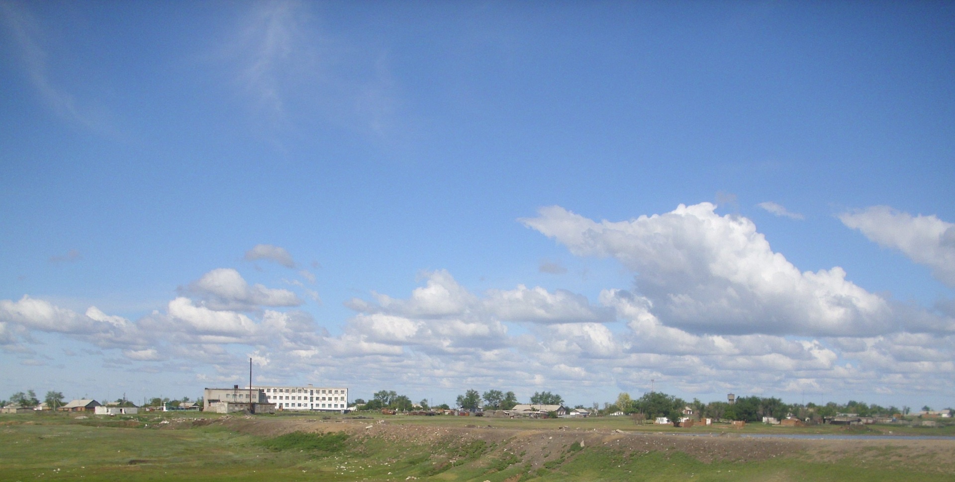 Бірлік бар жерде – тірлік бар.